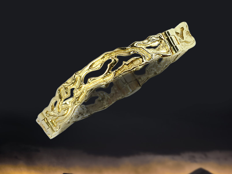 Soild gold bangle inspired by gorgeous beaches 